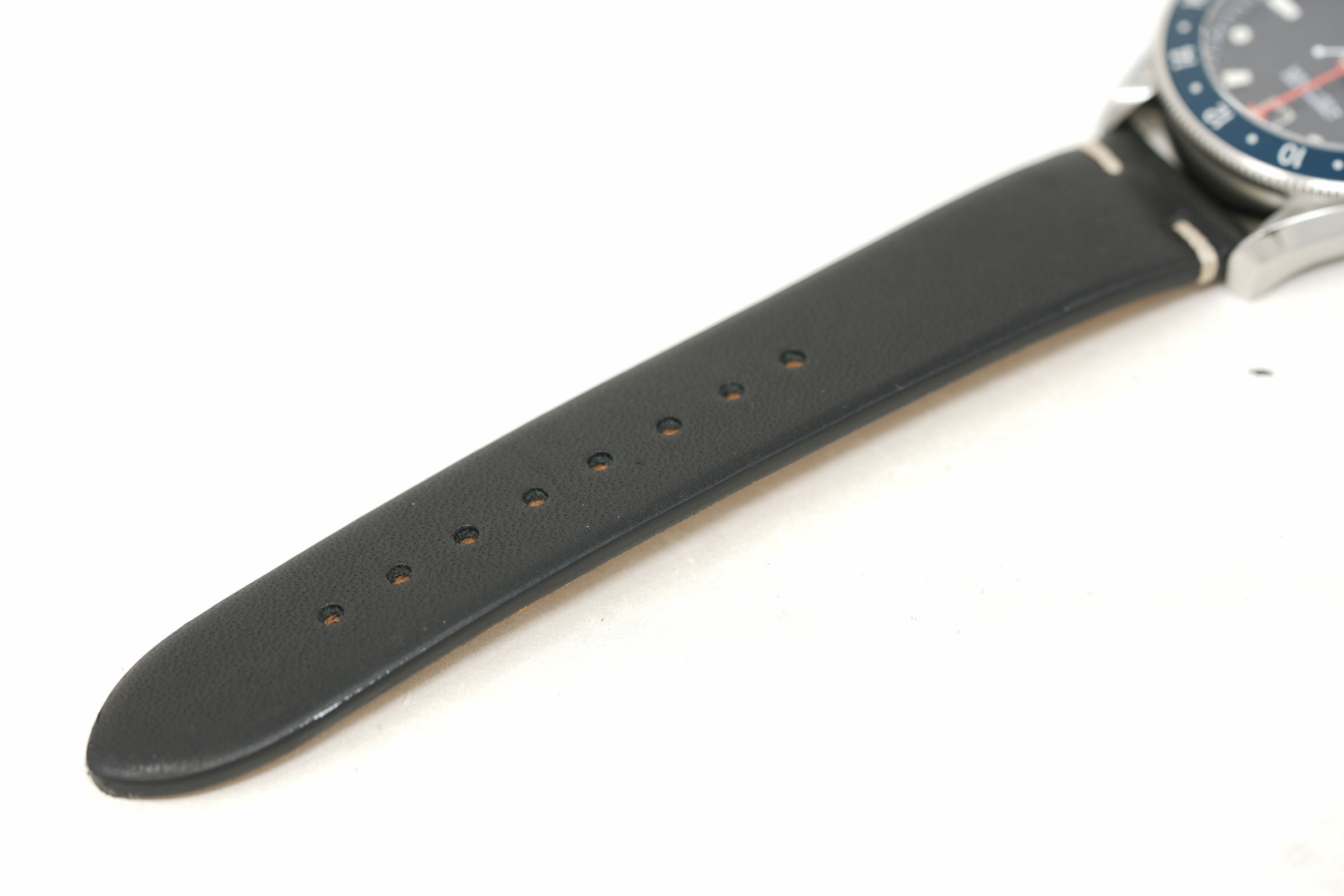 Pre-Owned Vaer G2 Meridian GMT Navy/Black GMT - 39mm USA