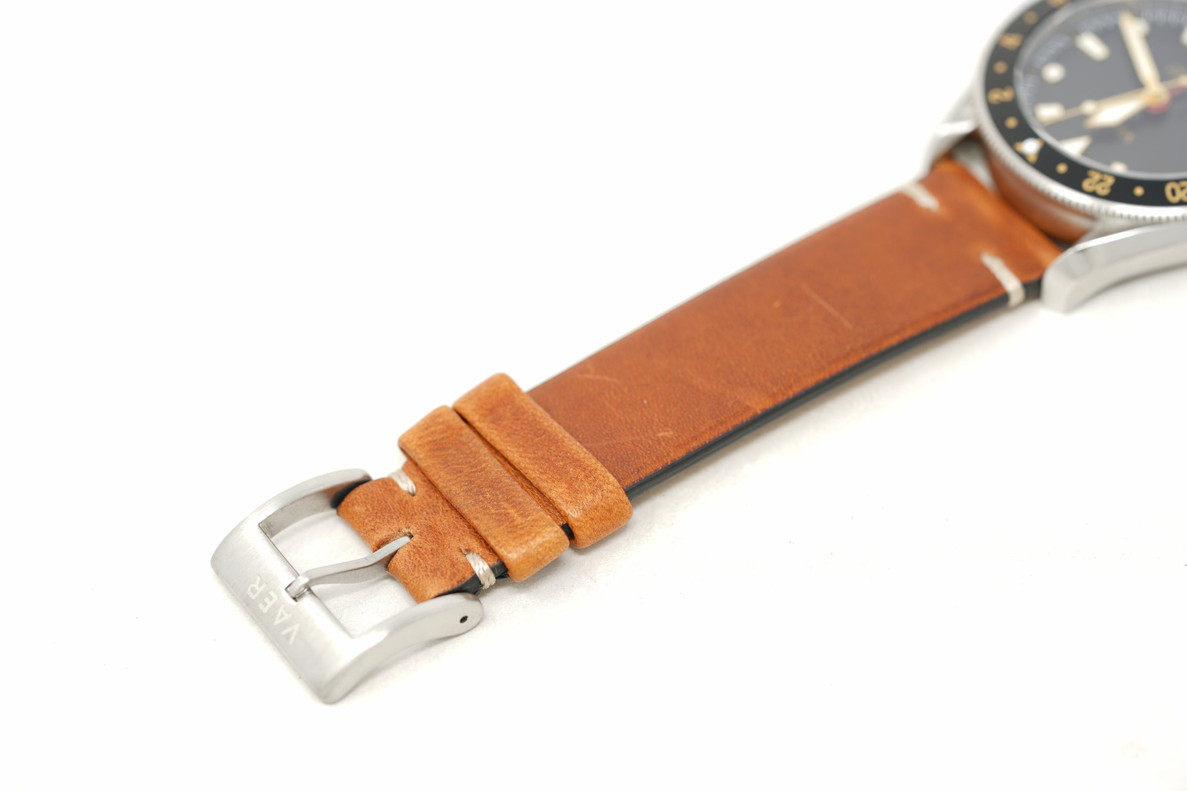 Pre-Owned Vaer G2 Meridian Gilt GMT - 39mm USA
