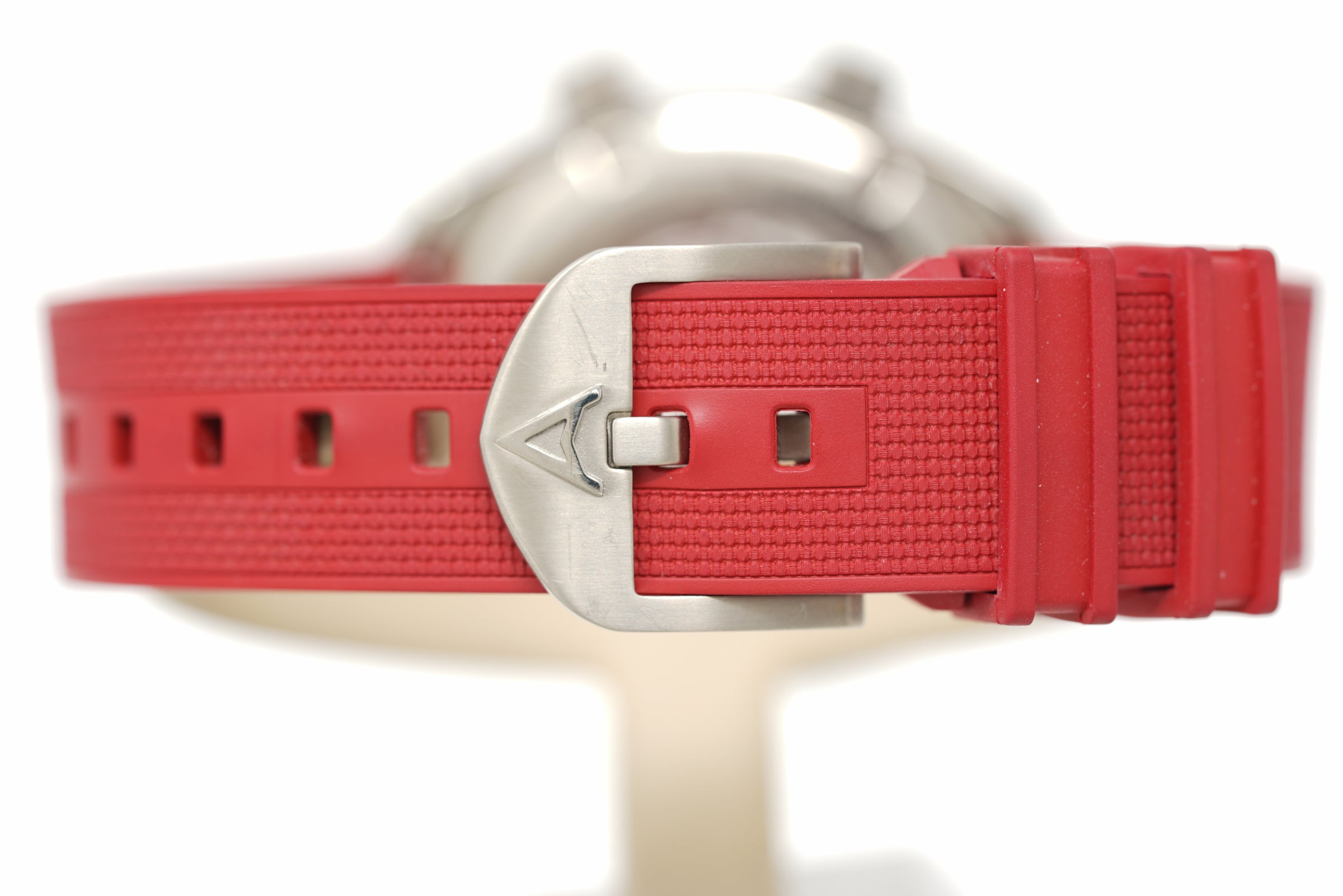 Pre-Owned Farer Aqua Compressor Hecla Carmine Red