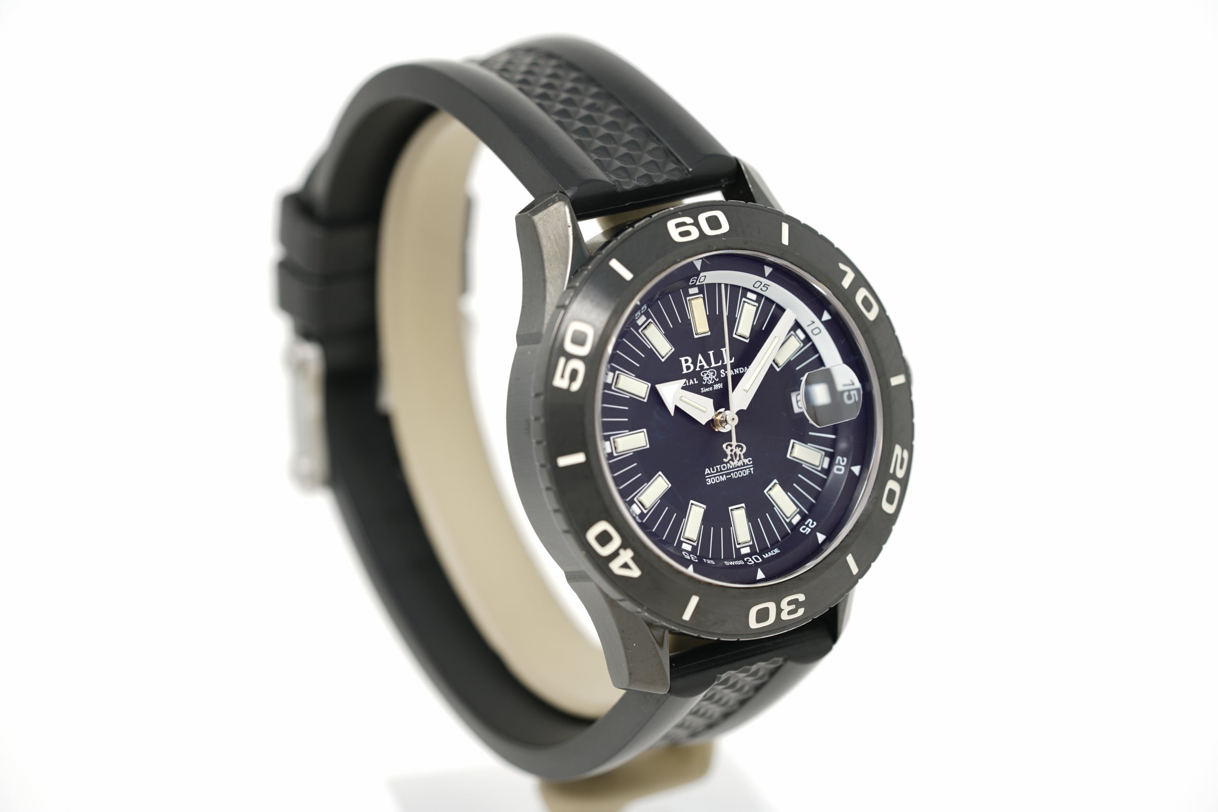 Pre-Owned Ball Fireman NECC DM3090A-P4J-BK