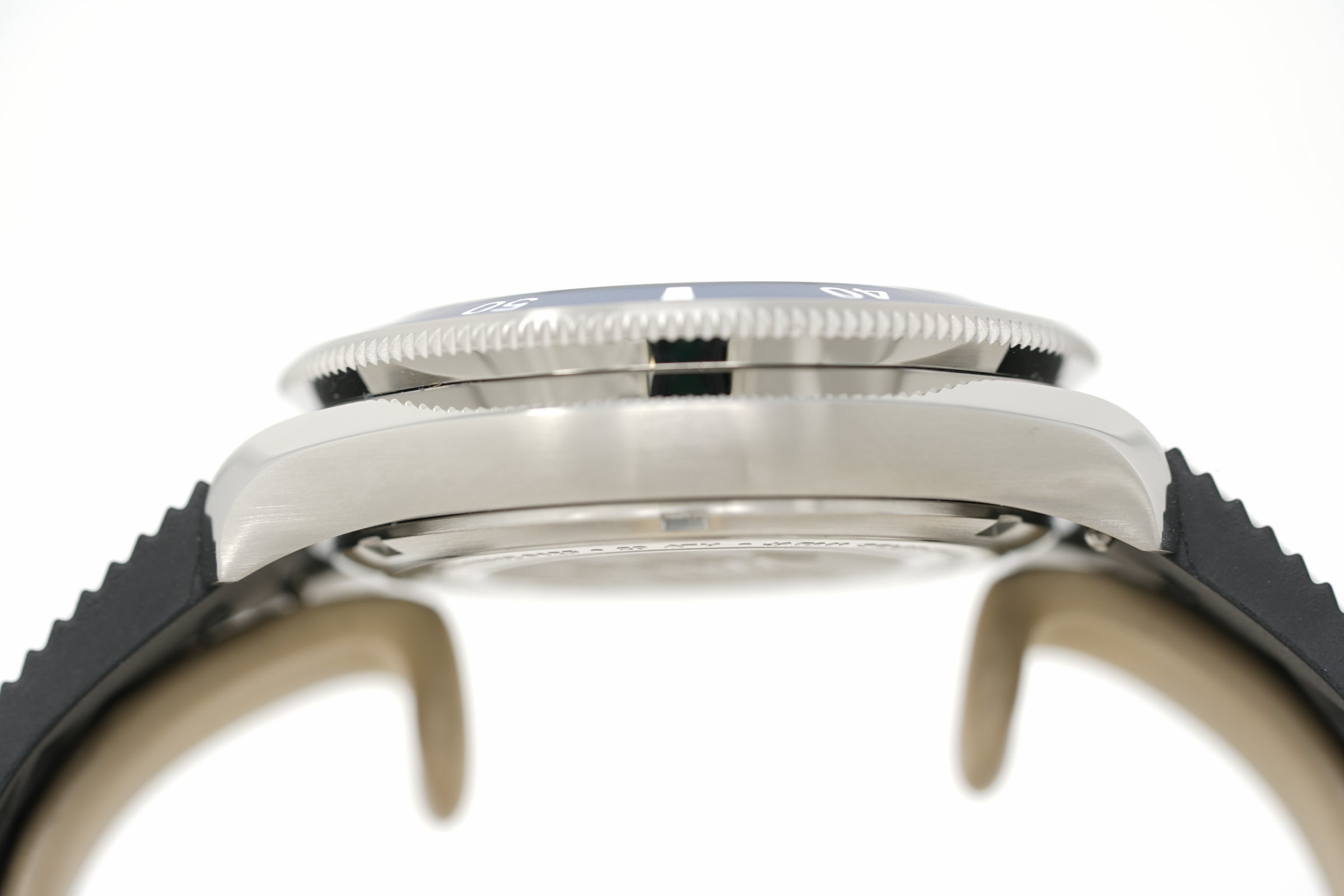 Pre-Owned Vaer D4 Meridian Navy Matte Solar - 42mm USA