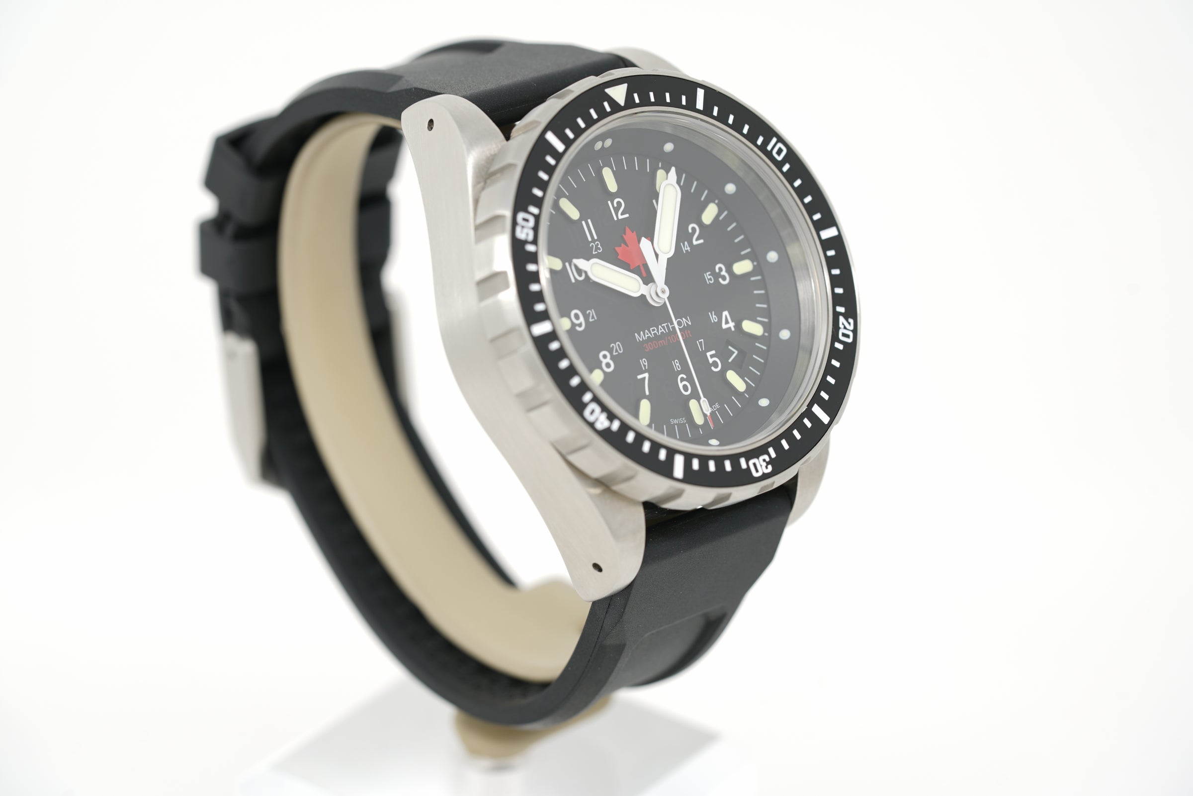 Pre-Owned Marathon 46 JSAR Red Maple Diver's Quartz WW194018SS-0430