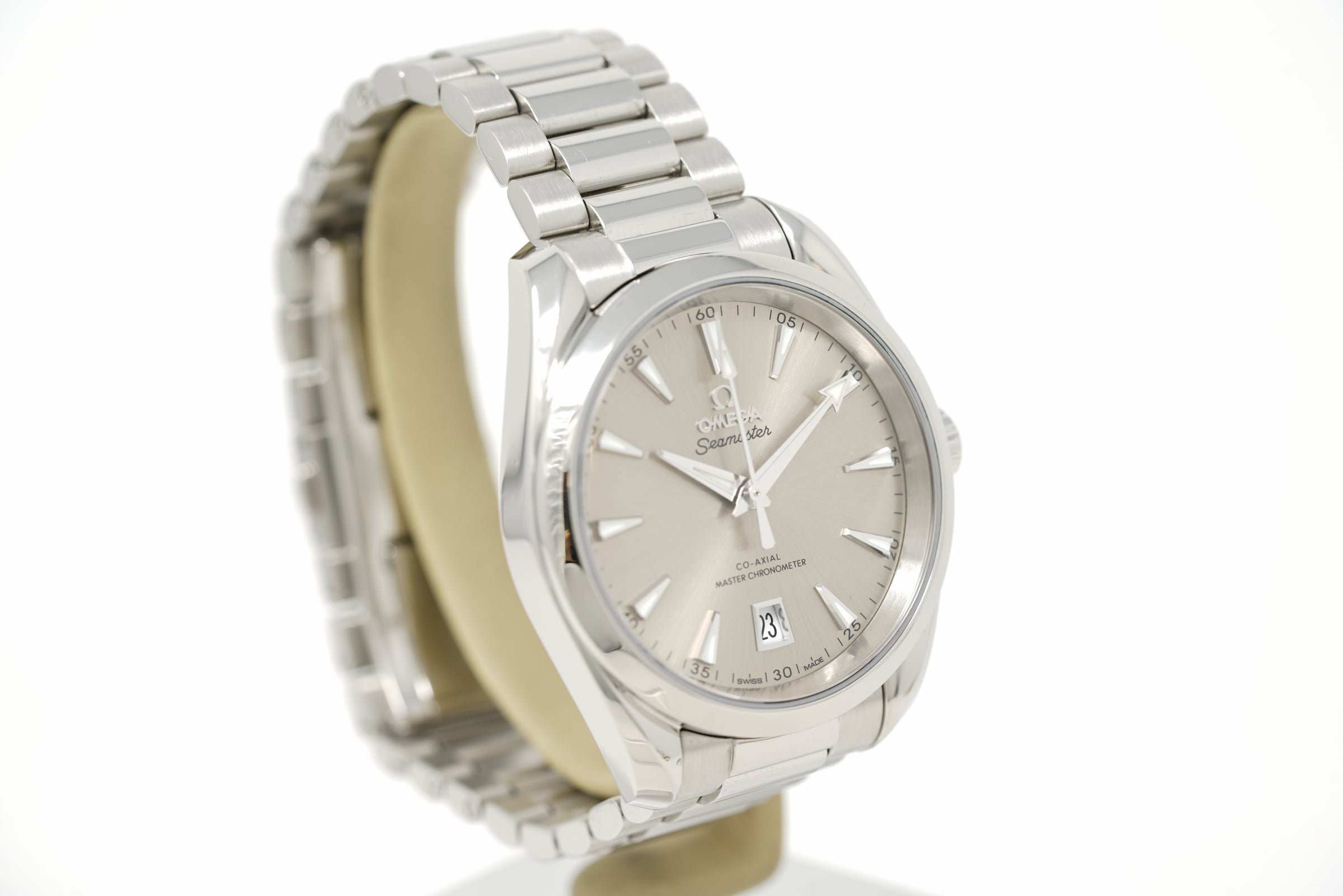 Pre-Owned Omega Seamaster Aqua Terra Shades 220.10.38.20.09.001