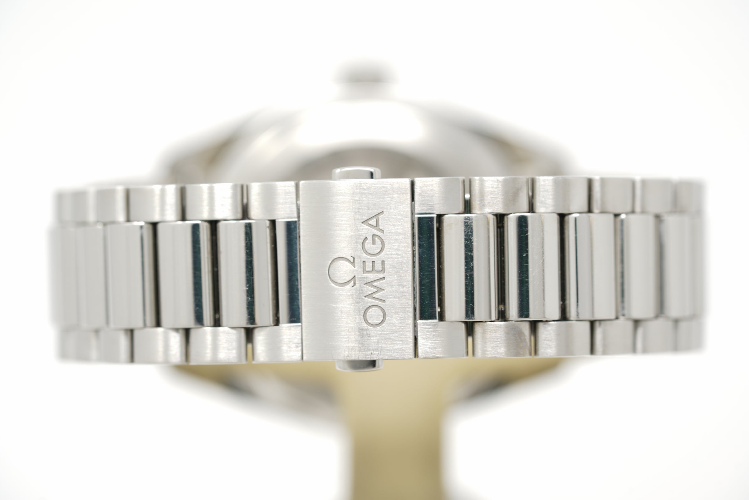 Pre-Owned Omega Seamaster Aqua Terra Shades 220.10.38.20.09.001