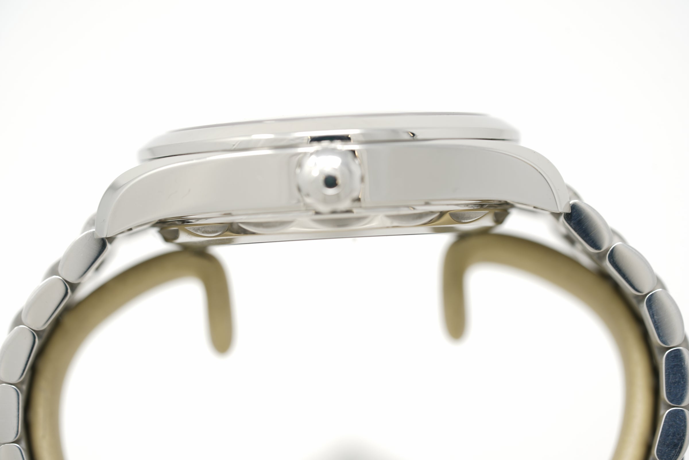 Pre-Owned Omega Seamaster Aqua Terra Shades 220.10.38.20.09.001