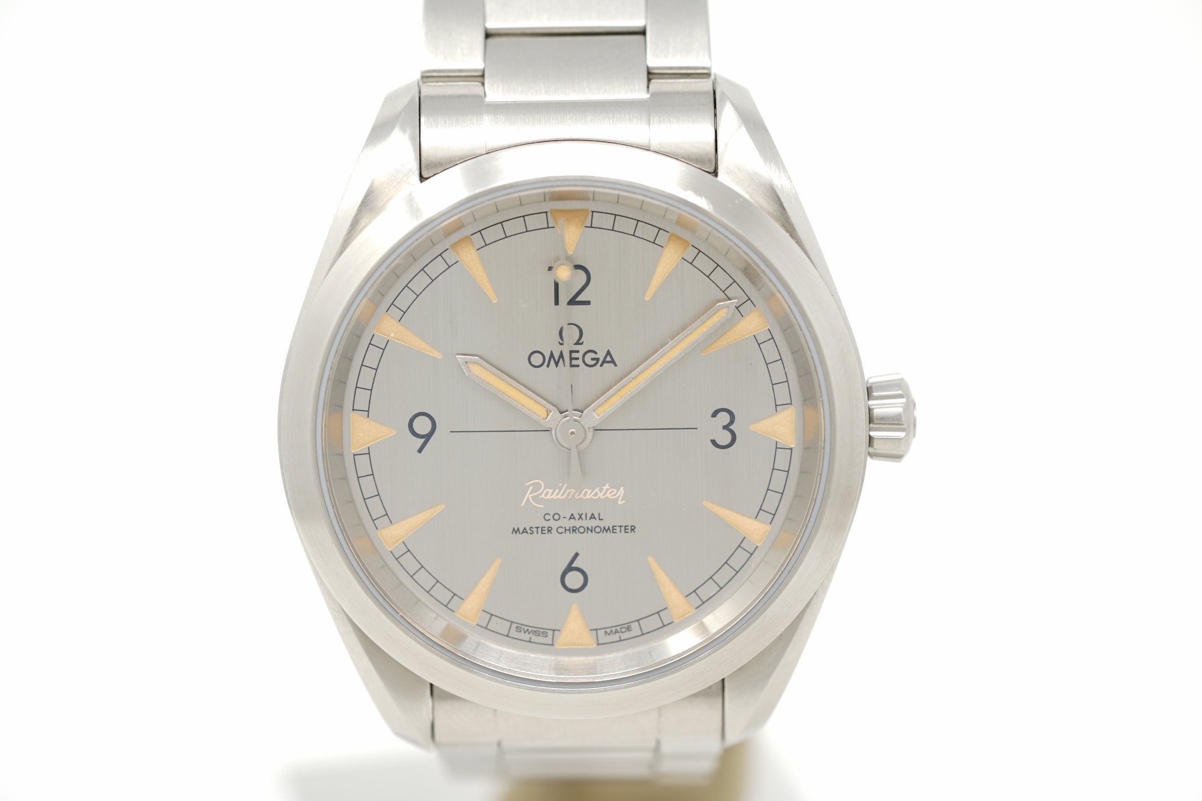 Pre-Owned Omega Seamaster Railmaster 220.10.40.20.06.001