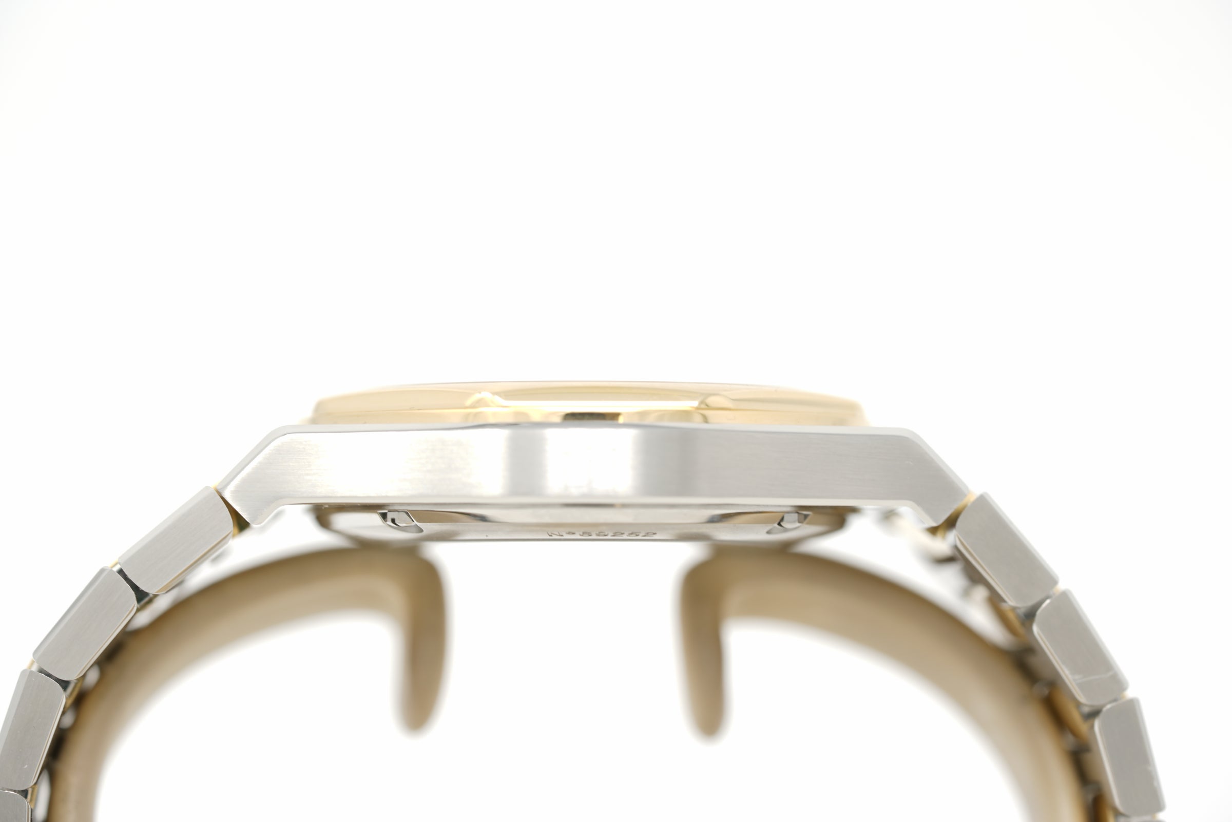 Pre-Owned Girard Perregaux Laureato Fifty 81008-63-3412-1CM