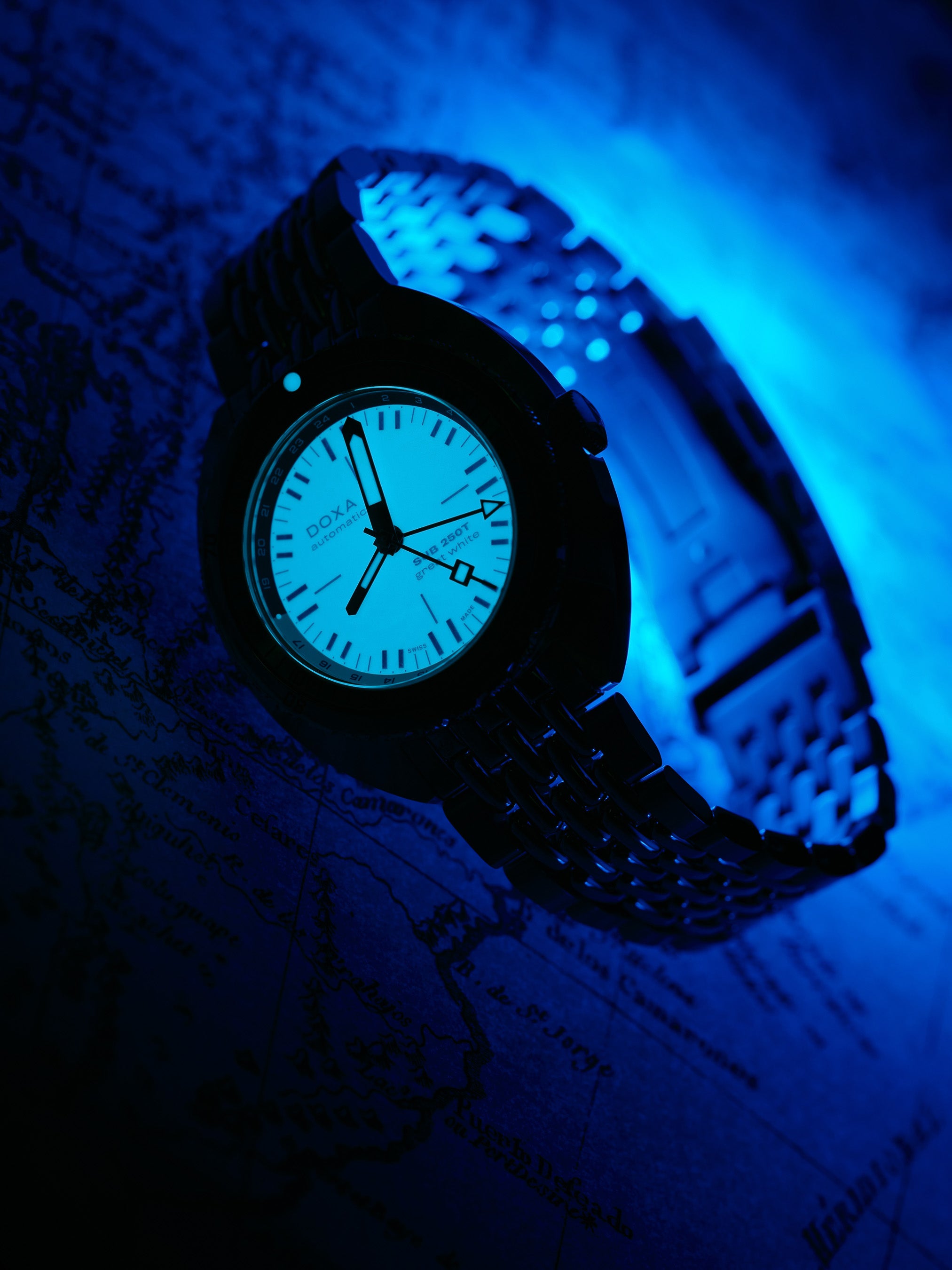 Doxa SUB 250T GMT 'Great White' Topper Edition 855.10.011.10-SE9